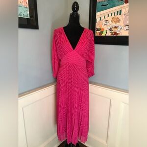 Hot pink pleated batwing midi dress in chevron dobby sz 4